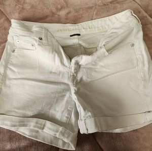 Am Eagle shorts size 6